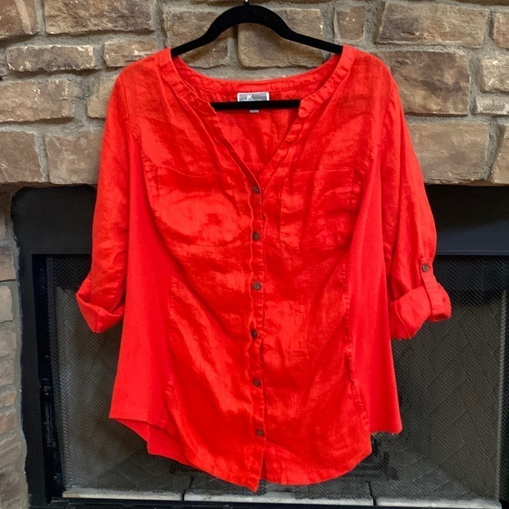 JM Collection red top. Front is linen, back is cotton. Size is 18W